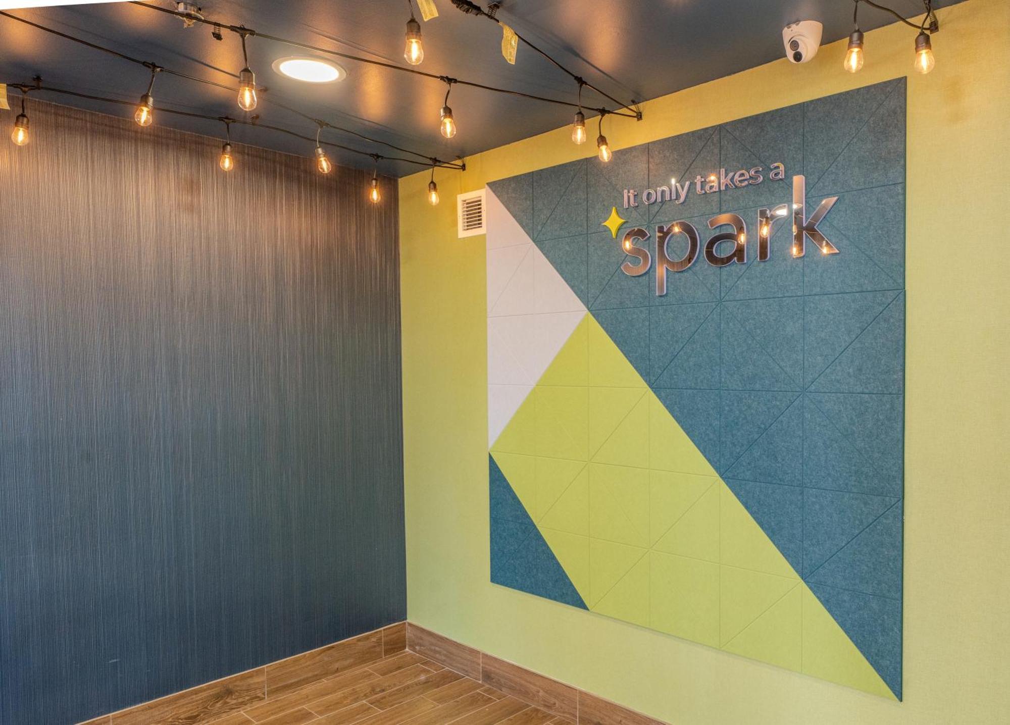 Spark By Hilton Sterling Dulles Airport Exterior photo