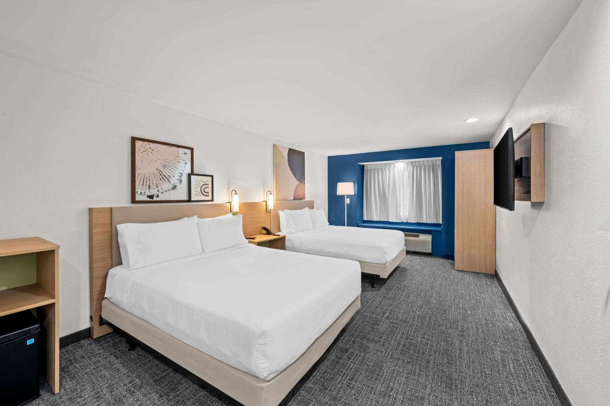 Spark By Hilton Sterling Dulles Airport Exterior photo